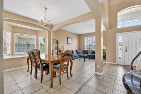 House in Davenport, Florida 6 bedrooms, 257.43 sq.m. № 2234600 - photo 11