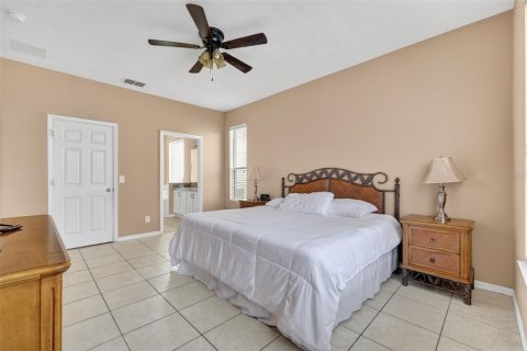 House in Davenport, Florida 6 bedrooms, 257.43 sq.m. № 2234600 - photo 27