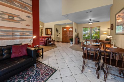 Casa en venta en Homestead, Florida, 3 dormitorios, 146.04 m2 № 1932755 - foto 7