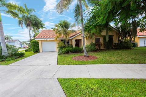 Casa en venta en Homestead, Florida, 3 dormitorios, 146.04 m2 № 1932755 - foto 1