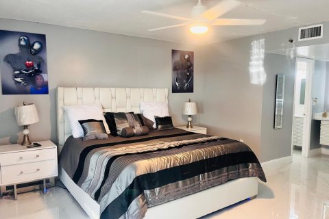 Condo in Lauderhill, Florida, 2 bedrooms  № 2082589 - photo 19