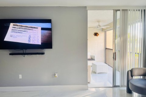 Condo in Lauderhill, Florida, 2 bedrooms  № 2082589 - photo 26