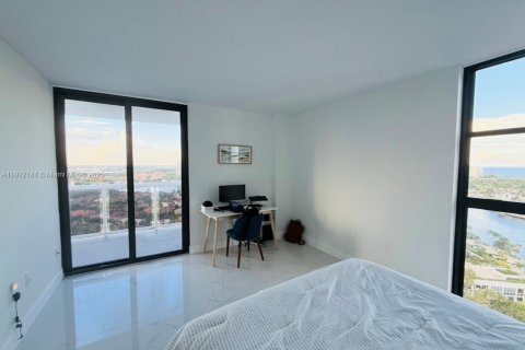 Condo in Aventura, Florida, 2 bedrooms  № 2013529 - photo 12