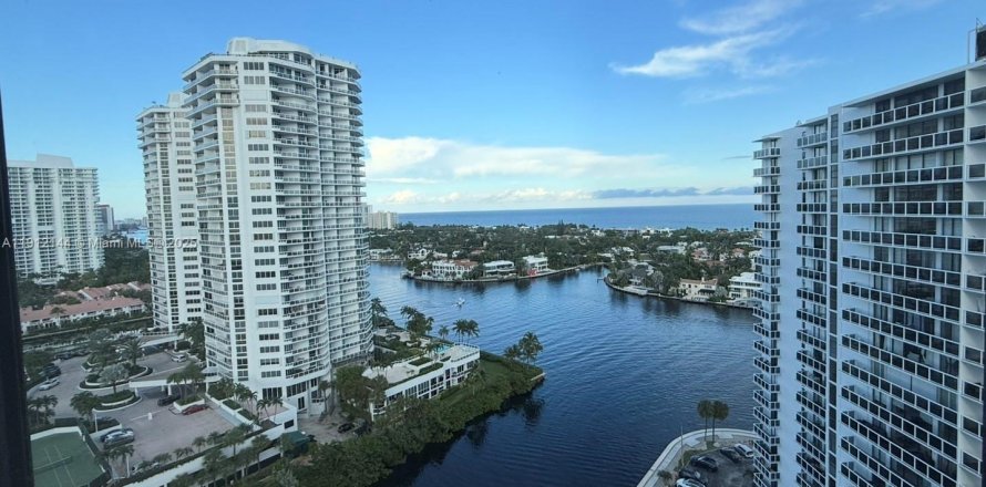 Condo in Aventura, Florida, 2 bedrooms  № 2013529