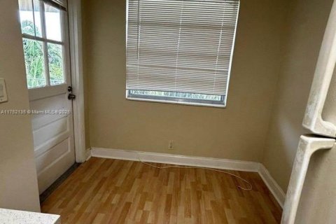 Condo in Hallandale Beach, Florida, 1 bedroom  № 1860570 - photo 3