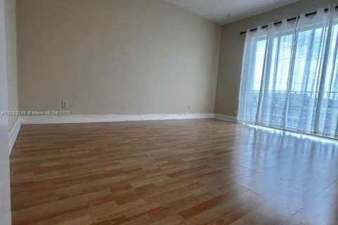 Condo in Hallandale Beach, Florida, 1 bedroom  № 1860570 - photo 10