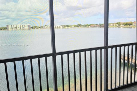 Condo in Oakland Park, Florida, 2 bedrooms  № 2082146 - photo 6