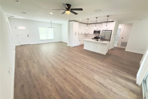 Villa ou maison à vendre à Port Charlotte, Floride: 4 chambres, 171.13 m2 № 1865831 - photo 9