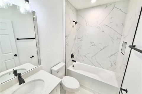 Villa ou maison à vendre à Port Charlotte, Floride: 4 chambres, 171.13 m2 № 1865831 - photo 22