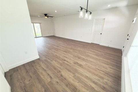 Villa ou maison à vendre à Port Charlotte, Floride: 4 chambres, 171.13 m2 № 1865831 - photo 8
