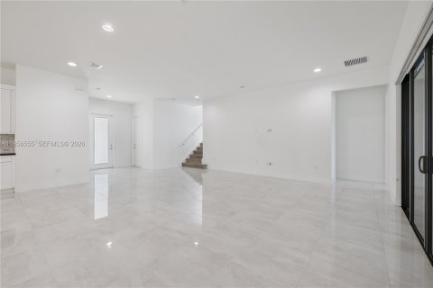 House in Miramar, Florida 5 bedrooms, 330.64 sq.m. № 2010451 - photo 17