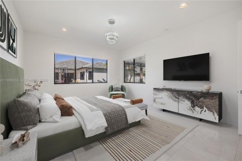 House in Miramar, Florida 5 bedrooms, 330.64 sq.m. № 2010451 - photo 4