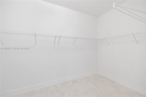 House in Miramar, Florida 5 bedrooms, 330.64 sq.m. № 2010451 - photo 20