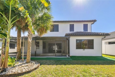 House in Miramar, Florida 5 bedrooms, 330.64 sq.m. № 2010451 - photo 30