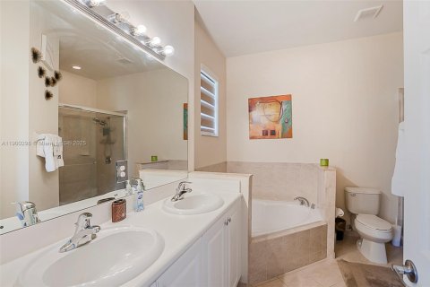 Casa en venta en Homestead, Florida, 3 dormitorios, 158.49 m2 № 1952905 - foto 21