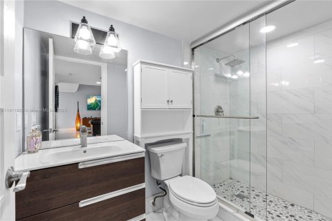 Casa en alquiler en Miami, Florida, 3 dormitorios, 167.6 m2 № 2017155 - foto 16