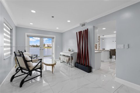 Casa en alquiler en Miami, Florida, 3 dormitorios, 167.6 m2 № 2017155 - foto 8