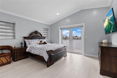 Casa en alquiler en Miami, Florida, 3 dormitorios, 167.6 m2 № 2017155 - foto 17