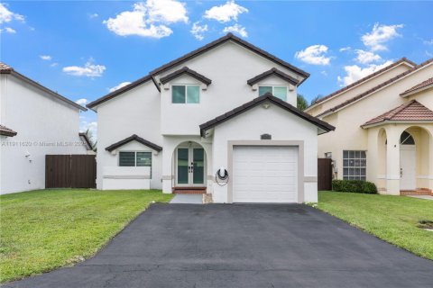 Casa en Miami, Florida 3 dormitorios, 167.6 m2 № 2017155
