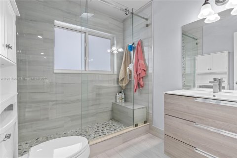 Casa en alquiler en Miami, Florida, 3 dormitorios, 167.6 m2 № 2017155 - foto 25