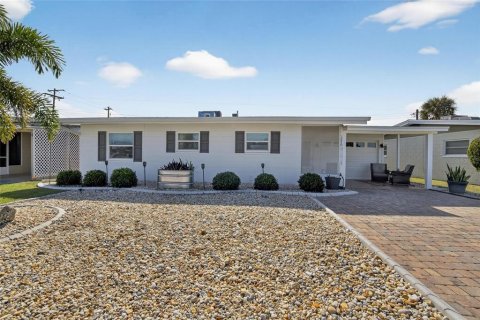 Casa en Sun City Center, Florida 2 dormitorios, 117.61 m2 № 2377627