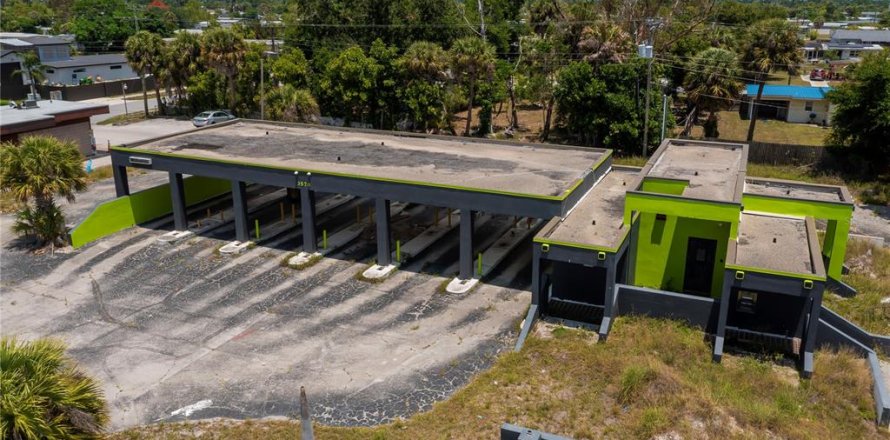 Immobilier commercial à Port Charlotte, Floride № 2102665