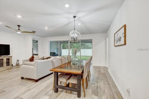 House in Valrico, Florida 4 bedrooms, 213.49 sq.m. № 2103549 - photo 15