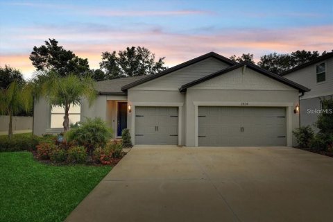 House in Valrico, Florida 4 bedrooms, 213.49 sq.m. № 2103549