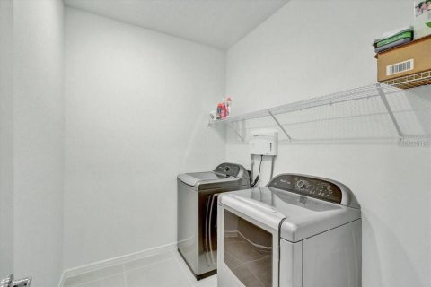 House in Valrico, Florida 4 bedrooms, 213.49 sq.m. № 2103549 - photo 27