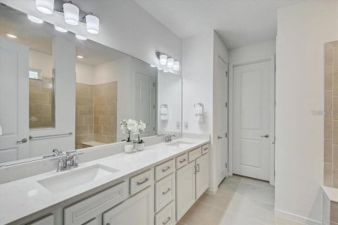 House in Valrico, Florida 4 bedrooms, 213.49 sq.m. № 2103549 - photo 20