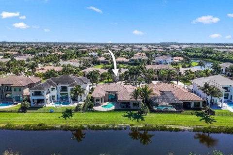 House in Delray Beach, Florida 5 bedrooms, 447.79 sq.m. № 2086676