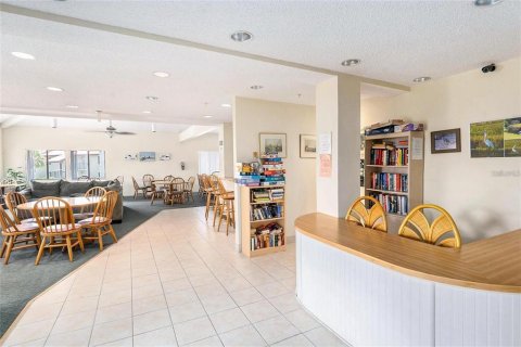 Condominio en venta en Saint Petersburg, Florida, 2 dormitorios, 77.11 m2 № 2129551 - foto 1