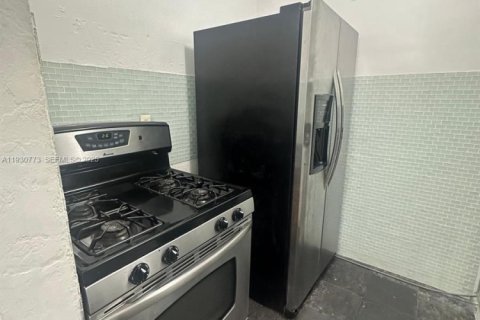 Снять в аренду квартиру в Норт-Майами-Бич, Флорида 1 спальня, 61.32м2, № 1989497 - фото 6