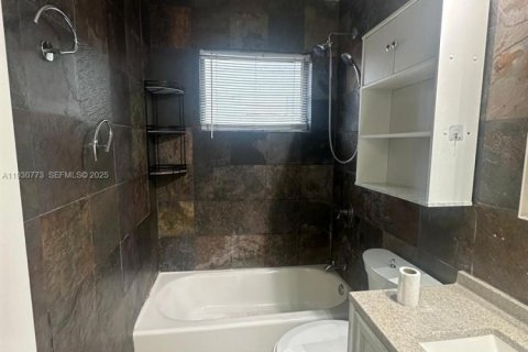 Снять в аренду квартиру в Норт-Майами-Бич, Флорида 1 спальня, 61.32м2, № 1989497 - фото 11