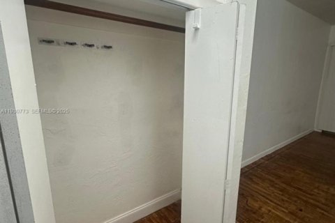 Снять в аренду квартиру в Норт-Майами-Бич, Флорида 1 спальня, 61.32м2, № 1989497 - фото 9