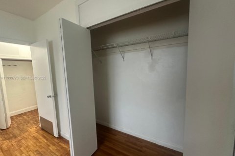 Снять в аренду квартиру в Норт-Майами-Бич, Флорида 1 спальня, 61.32м2, № 1989497 - фото 14