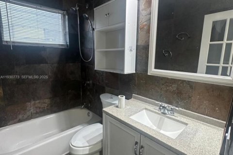 Снять в аренду квартиру в Норт-Майами-Бич, Флорида 1 спальня, 61.32м2, № 1989497 - фото 10
