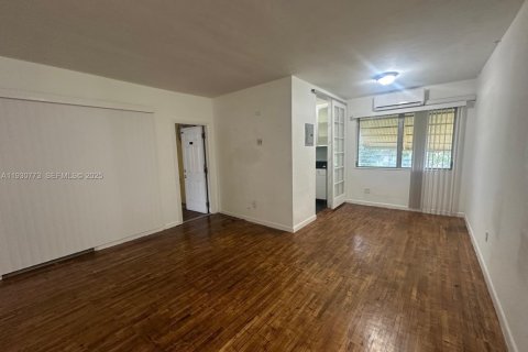 Снять в аренду квартиру в Норт-Майами-Бич, Флорида 1 спальня, 61.32м2, № 1989497 - фото 5