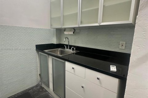 Снять в аренду квартиру в Норт-Майами-Бич, Флорида 1 спальня, 61.32м2, № 1989497 - фото 7