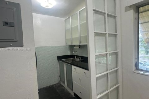 Снять в аренду квартиру в Норт-Майами-Бич, Флорида 1 спальня, 61.32м2, № 1989497 - фото 8