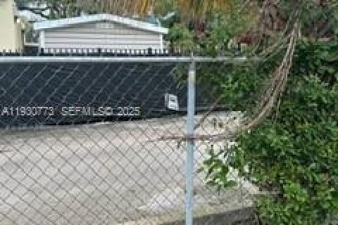 Снять в аренду квартиру в Норт-Майами-Бич, Флорида 1 спальня, 61.32м2, № 1989497 - фото 1