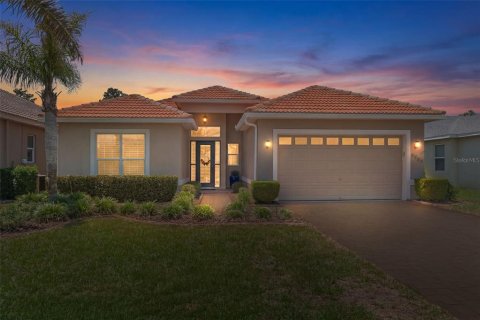 Casa en Weeki Wachee, Florida 2 dormitorios, 163.23 m2 № 2156211