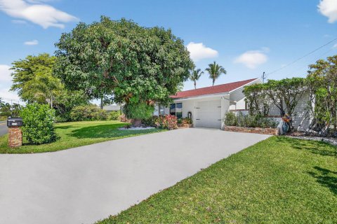 House in West Palm Beach, Florida 4 bedrooms, 198.25 sq.m. № 2087546