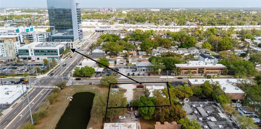 Immobilier commercial à Tampa, Floride 434.88 m2 № 2155318