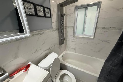 Casa en venta en Apopka, Florida, 4 dormitorios, 107.58 m2 № 1831609 - foto 9