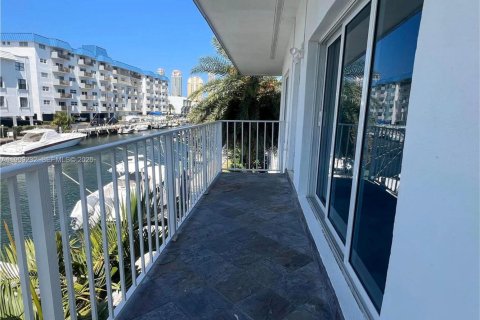 Copropriété à louer à North Miami Beach, Floride: 2 chambres, 97.55 m2 № 2064041 - photo 6