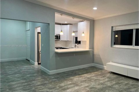 Copropriété à louer à North Miami Beach, Floride: 2 chambres, 97.55 m2 № 2064041 - photo 21