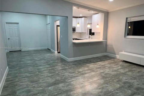 Copropriété à louer à North Miami Beach, Floride: 2 chambres, 97.55 m2 № 2064041 - photo 17