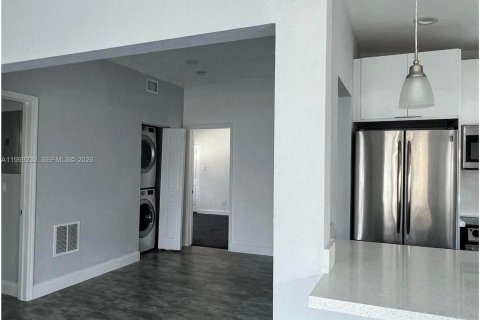 Copropriété à louer à North Miami Beach, Floride: 2 chambres, 97.55 m2 № 2064041 - photo 18