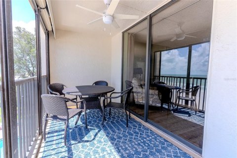 Condo in Indian Rocks Beach, Florida, 3 bedrooms № 2220357 - photo 21